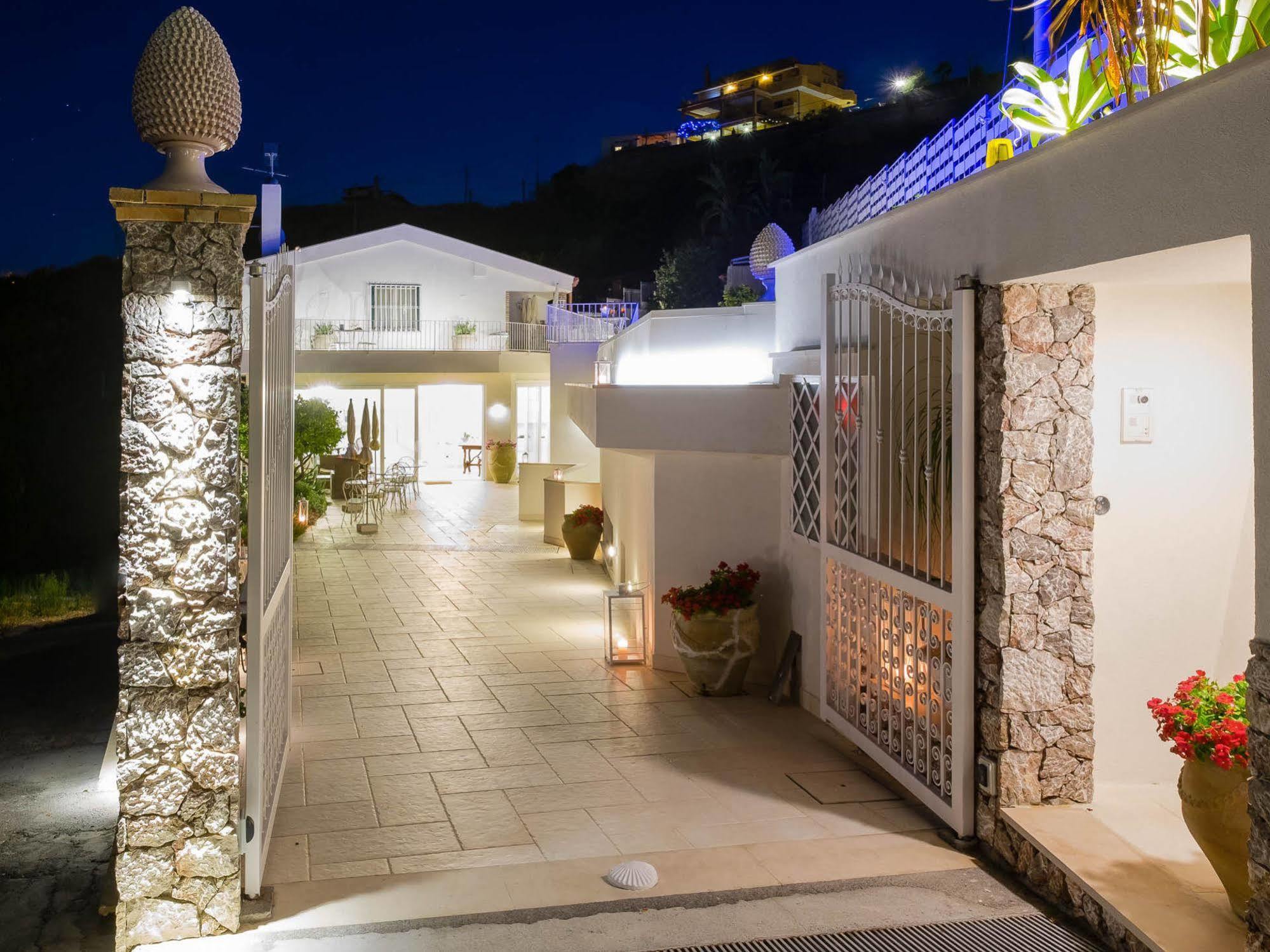 Sciccosa Guest House Taormina Eksteriør billede
